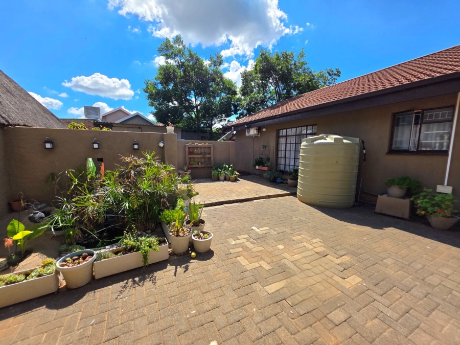 3 Bedroom Property for Sale in Pellissier Free State